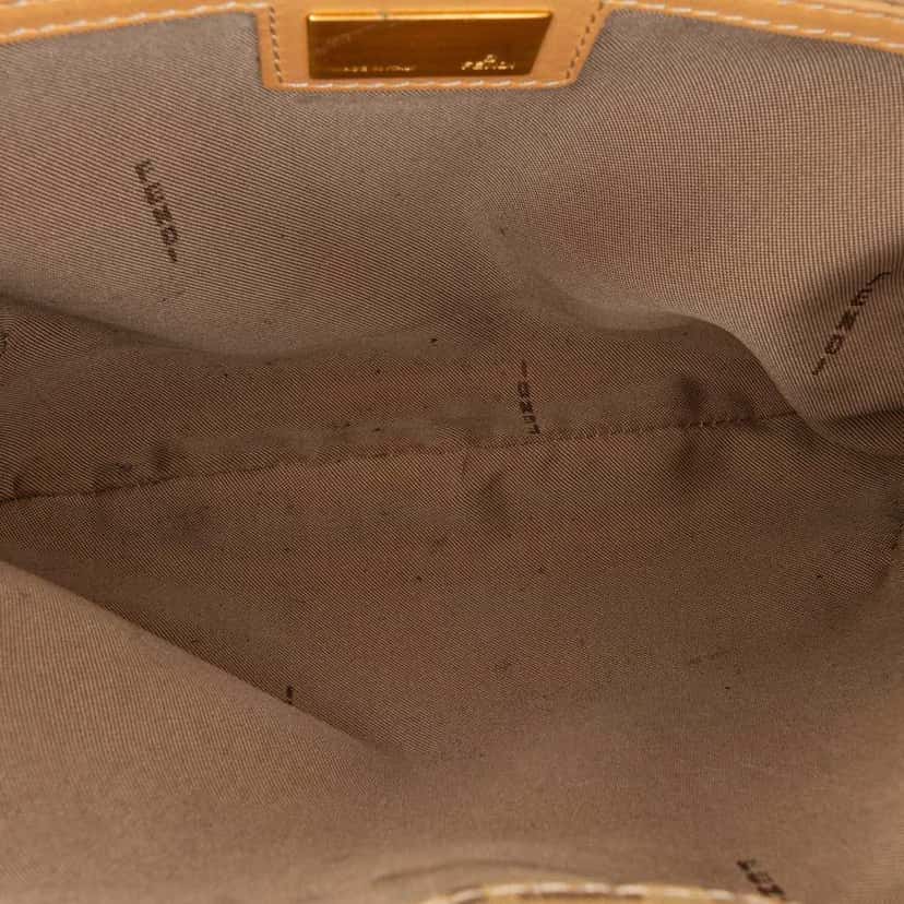 Fendi Zucchino Canvas Hobo Brown Canvas Good condition - Model View