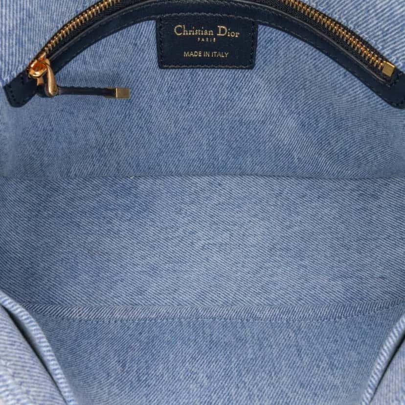 Dior Medium Denim Macrocannage Caro Bag Blue Denim Good condition - Model View