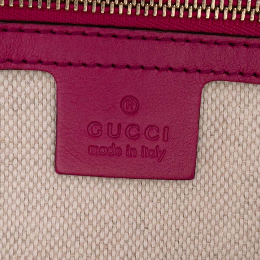Gucci Soft Patent Soho Disco Clutch Pink Leather Good condition - Box View