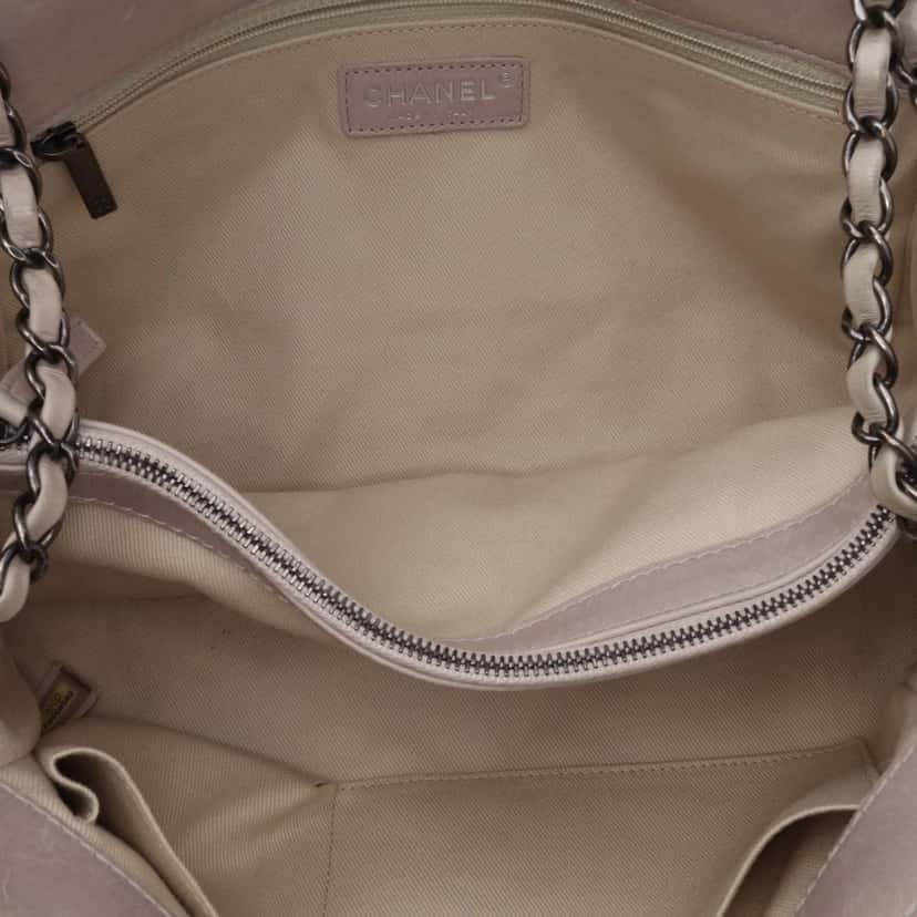 Chanel Large Quilted Glazed Calfskin Coco Soft Flap Brown Leather Good condition - Model View