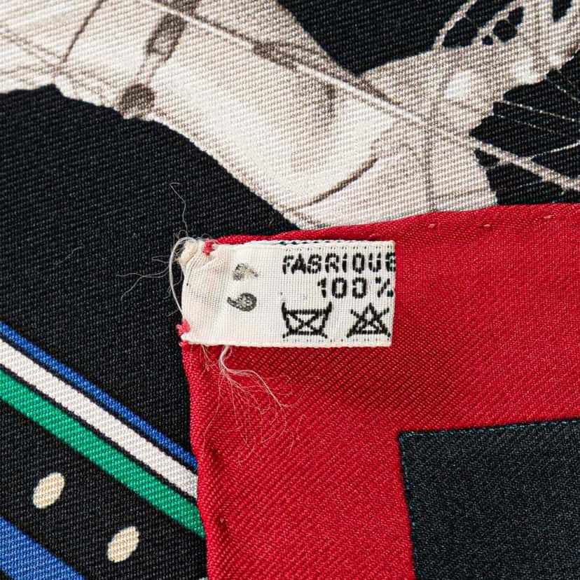 Hermès Sequences Silk Scarf Red Silk Good condition - Model View