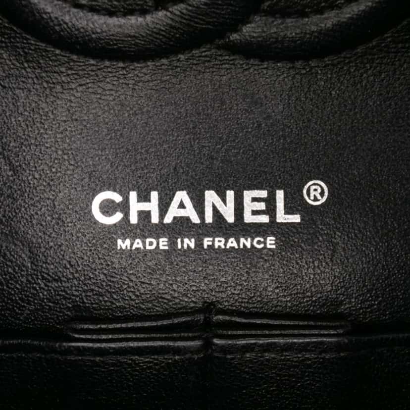Chanel Medium Classic Wool Herringbone Double Flap White Wool Good condition - Box View