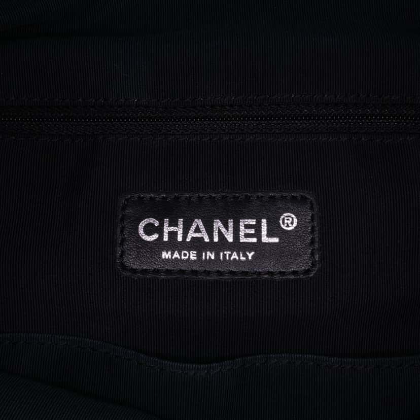 Chanel Caviar 31 Hobo Bag Grey Leather Good condition - Box View