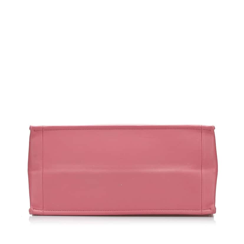 Dior Medium Embossed Book Tote Pink Leather Good condition - Model View