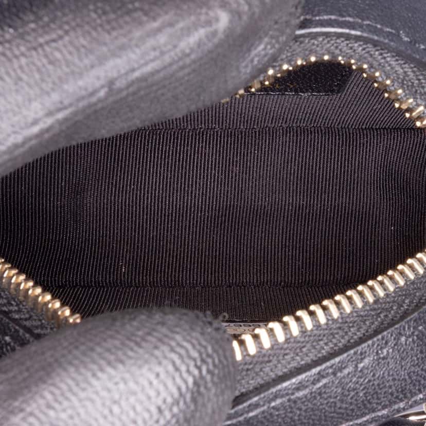 Chanel CC Quilted Lambskin Round Chain Around Clutch With Chain Black Leather Good condition - Model View