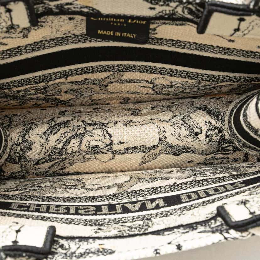 Dior Small Canvas Embroidered Zodiac Toile De Jouy Book Tote White Canvas Good condition - Model View