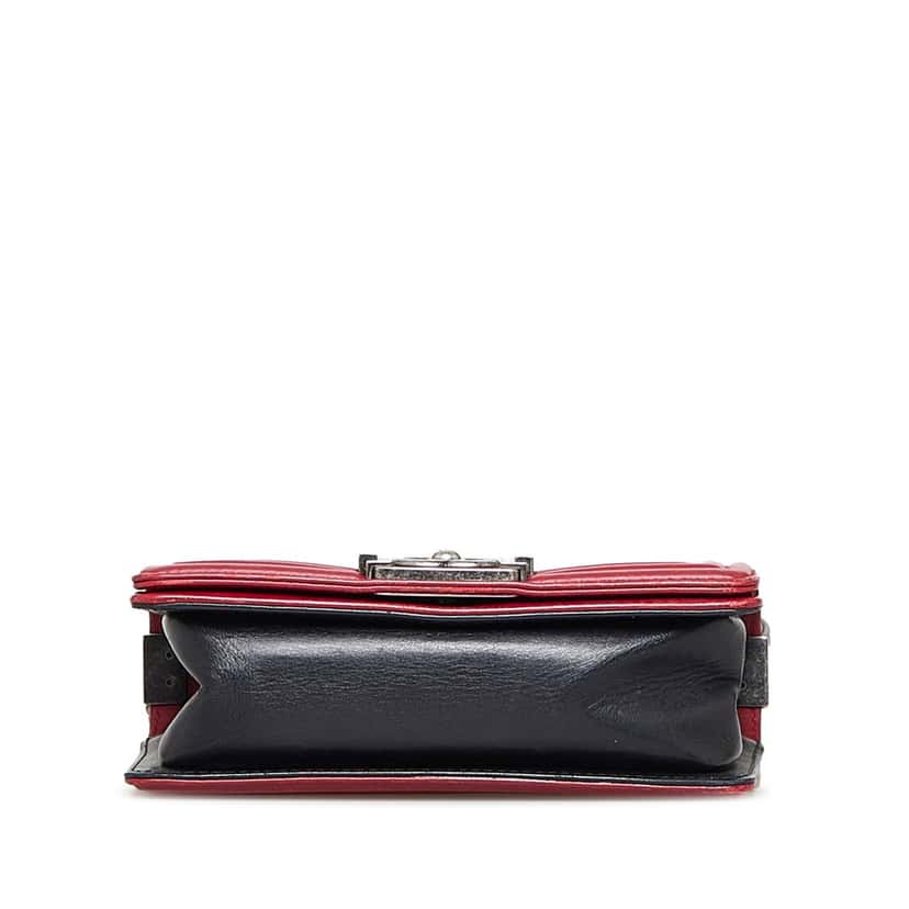 Chanel Small Bicolor Boy Black Leather Good condition - Model View