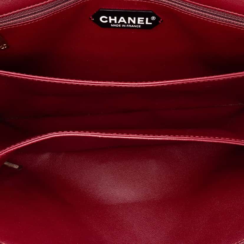 Chanel Quilted Lambskin Pagoda Accordion Flap Red Leather Good condition - Model View