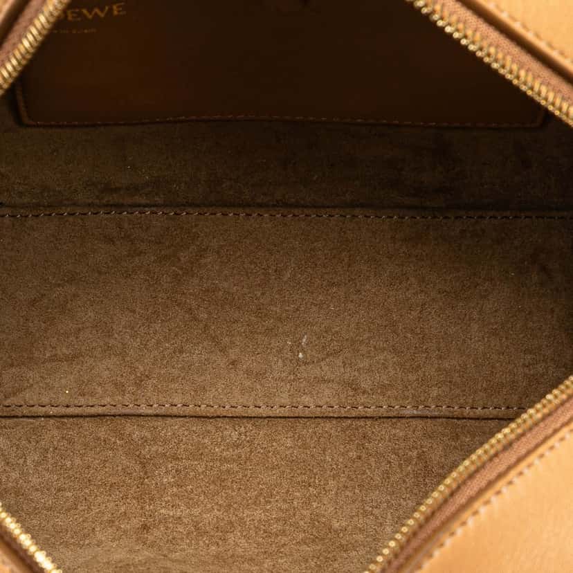 Loewe Calfskin Amazona 16 Square Bag Brown Leather Good condition - Model View