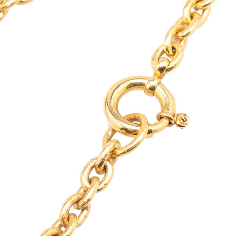 Chanel Gold Plated CC Round Pendant Necklace Gold Metal Good condition - Back View