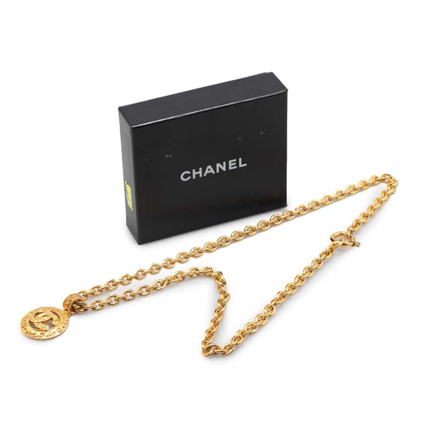 Chanel Gold Plated CC Round Pendant Necklace Gold Metal Good condition - Box View
