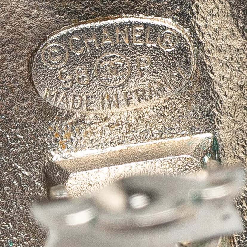 Chanel Silver CC Clip On Earrings Silver Silver Good condition - Model View