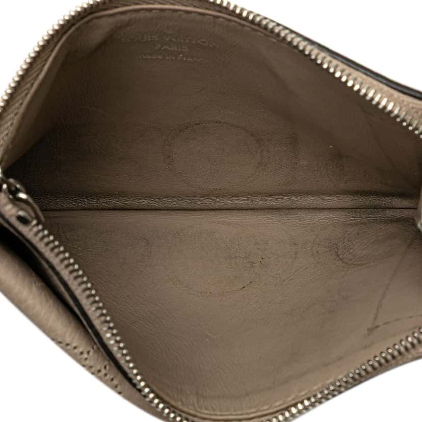 Louis Vuitton Monogram Mahina Recto Verso Card Holder Brown Leather Good condition - Model View