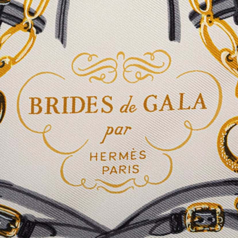 Hermès Mini Brides De Gala Giant Triangle Silk Scarf Gold Silk Good condition - Model View