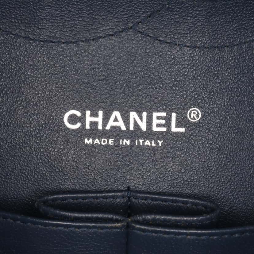 Chanel Jumbo Classic Chevron Patent Double Flap Blue Leather Good condition - Box View