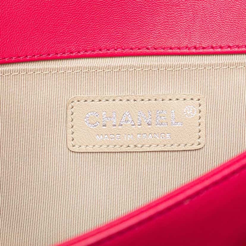 Chanel Quilted Lambskin Boy Flap Clutch Pink Leather Good condition - Box View