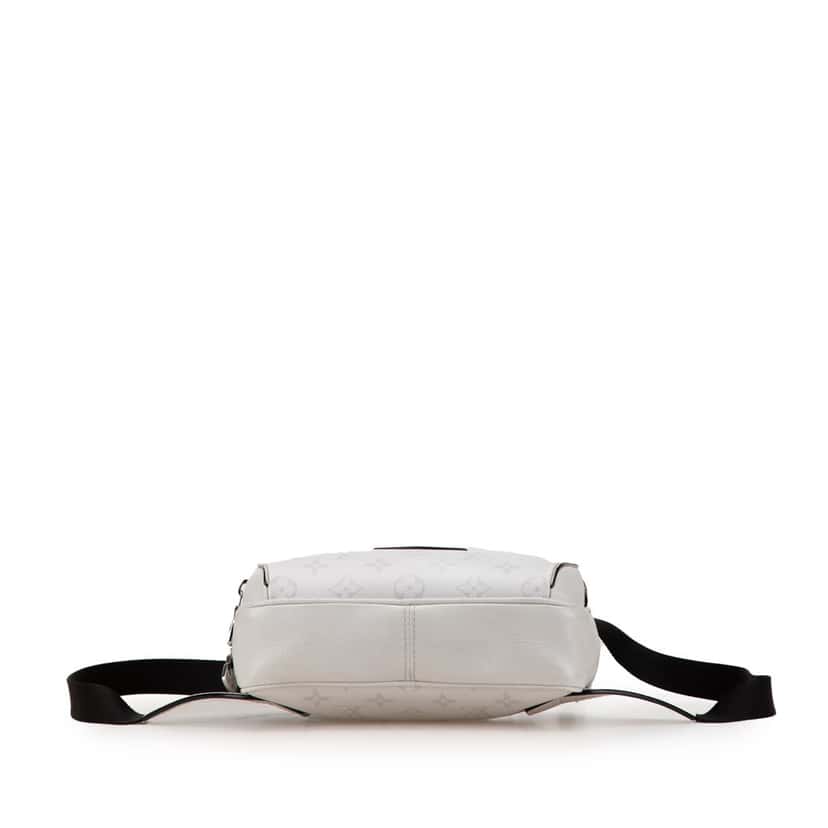 Louis Vuitton Monogram Taigarama Outdoor Bumbag White Canvas Good condition - Inside View