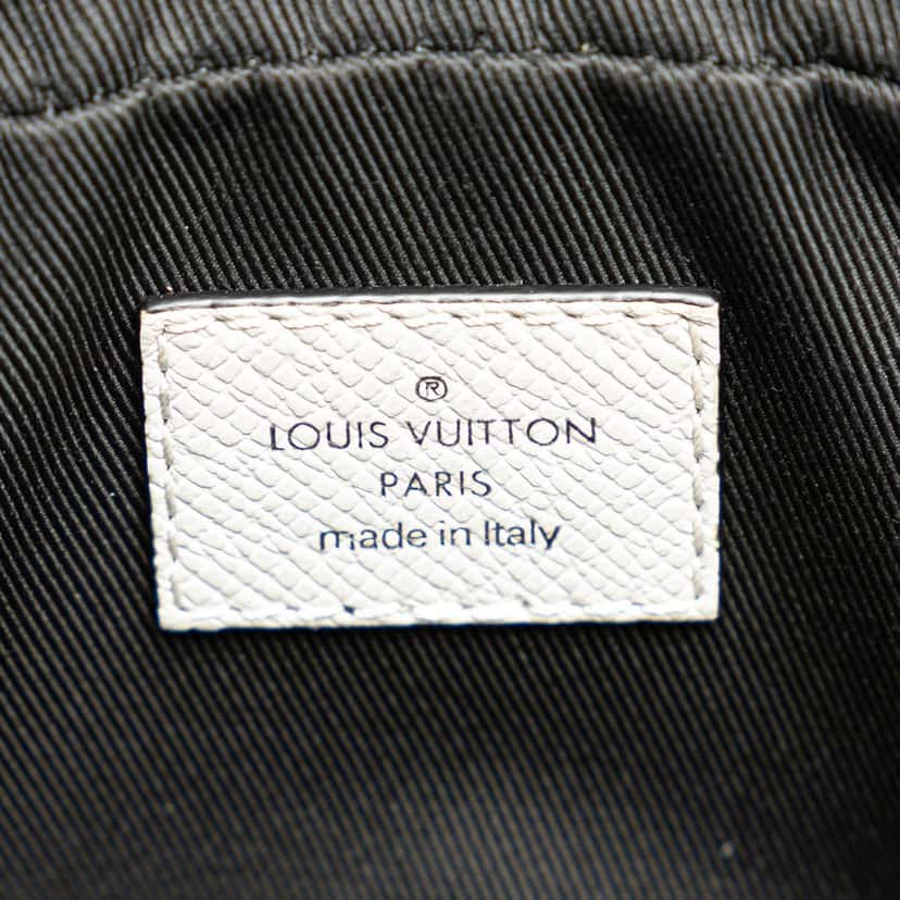 Louis Vuitton Monogram Taigarama Outdoor Bumbag White Canvas Good condition - Box View