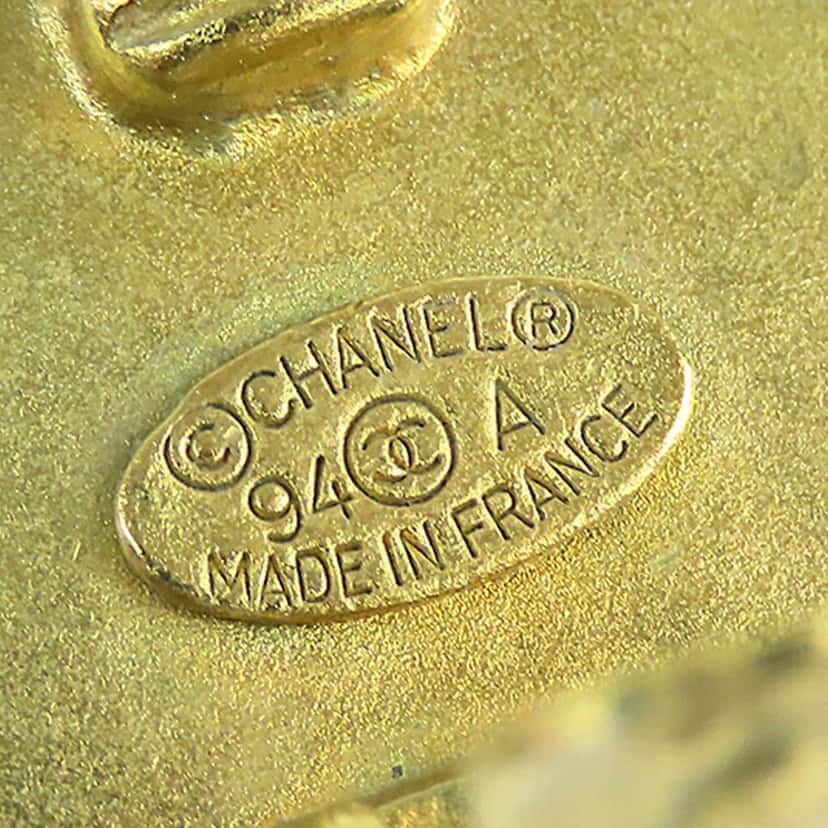 Chanel Gold Plated Resin CC Clip on Earrings Gold Metal Good condition - Inside View