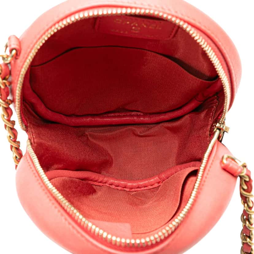 Chanel Quilted Lambskin Lucky Charms Round Clutch with Chain Pink Leather Good condition - Model View
