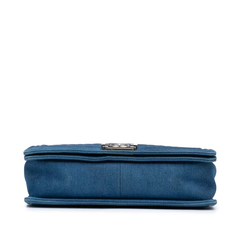 Chanel Large Quilted Denim Boy Flap Blue Denim Good condition - Inside View