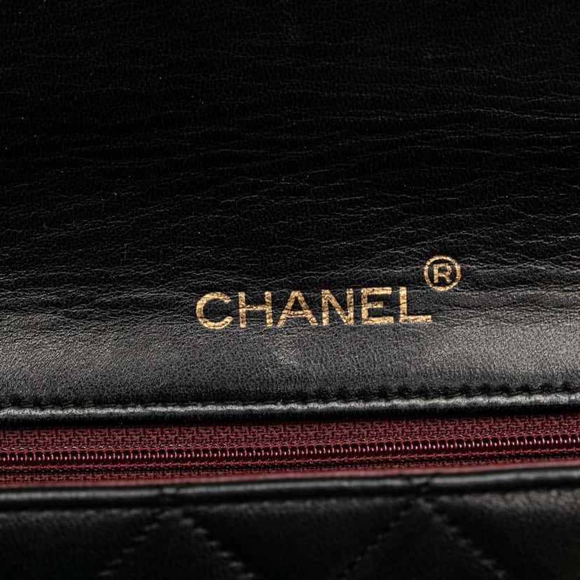 Chanel Medium Quilted Lambskin Full Flap Black Leather Good condition - Box View