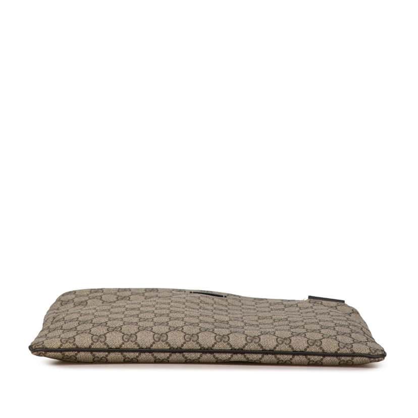Gucci GG Supreme Crossbody Brown Canvas Good condition - Model View