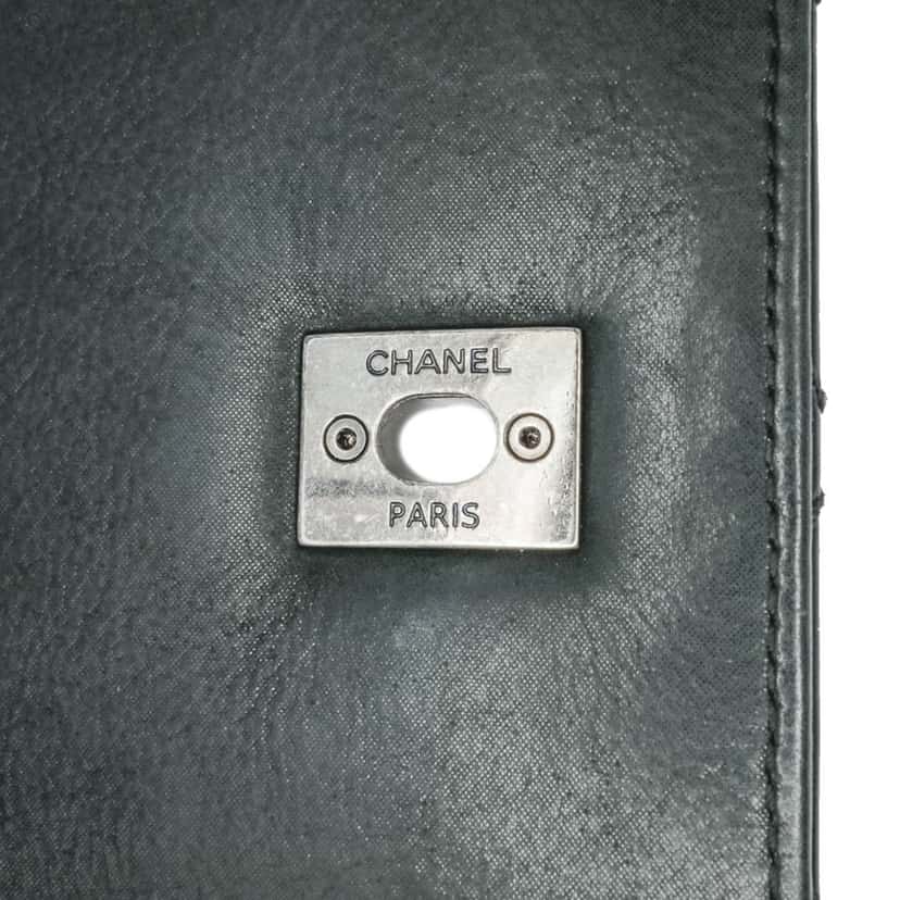 Chanel Quilted Calfskin Day Trip Flap Black Leather Good condition - Box View