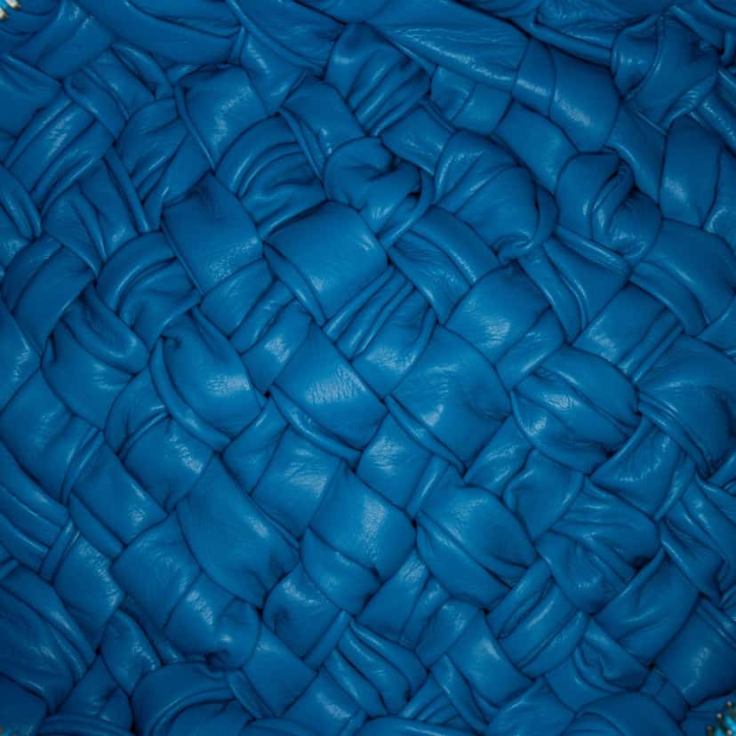 Bottega Veneta Foulard Intrecciato Banana Blue Leather Very good condition - Model View