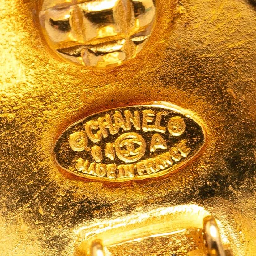 Chanel CC Gold Plated Button Clip On Earrings Gold Metal Good condition - Inside View