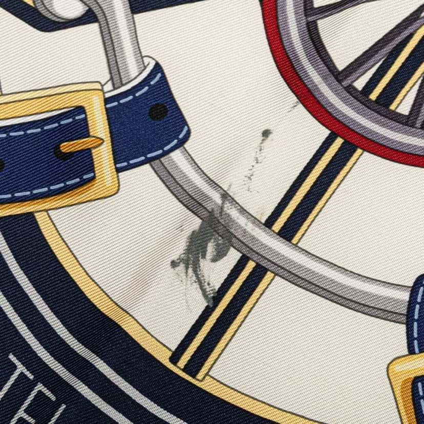 Hermès Stately Wheels Silk Scarf White Silk Good condition - Model View