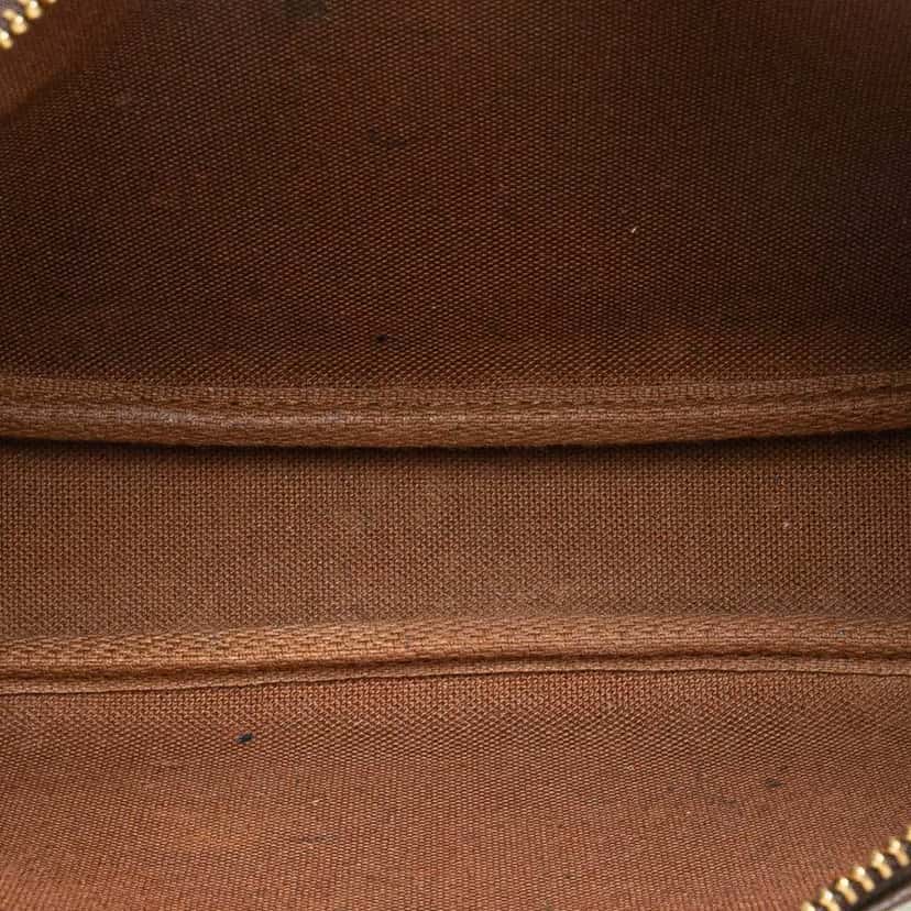 Louis Vuitton Monogram Pochette Accessoires Brown Canvas Good condition - Model View