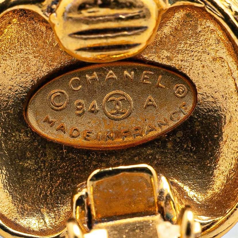 Chanel Gold Plated CC Round Clip On Earrings Gold Metal Good condition - Inside View