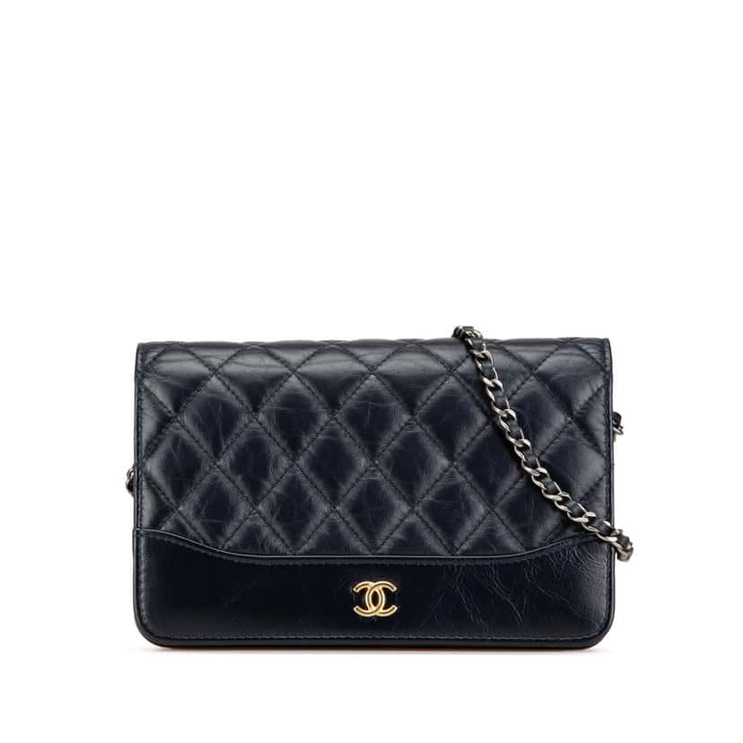Chanel Quilted Aged Calfskin Gabrielle Wallet On Chain Black Leather Very good condition - Front View