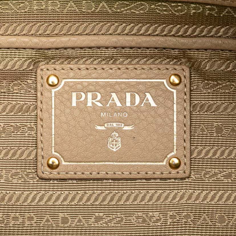 Prada Vitello Daino Shoulder Bag White Leather Very good condition - Box View