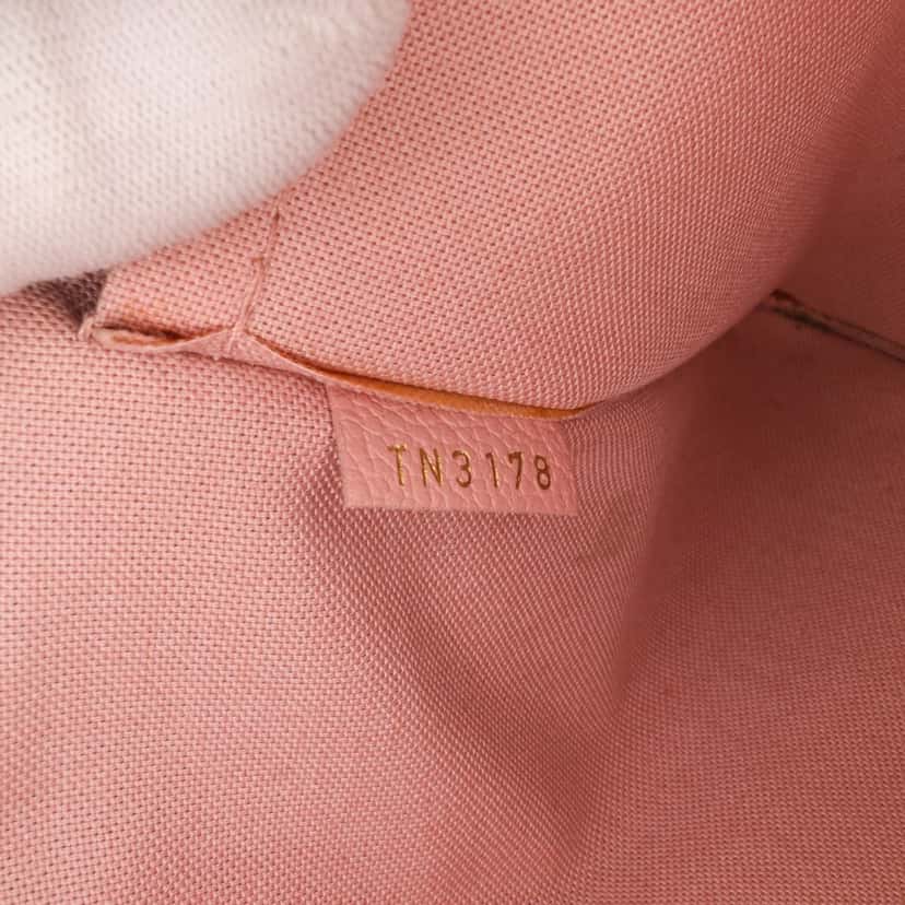 Louis Vuitton Monogram Empreinte Daily Pouch Pink Leather Good condition - Box View