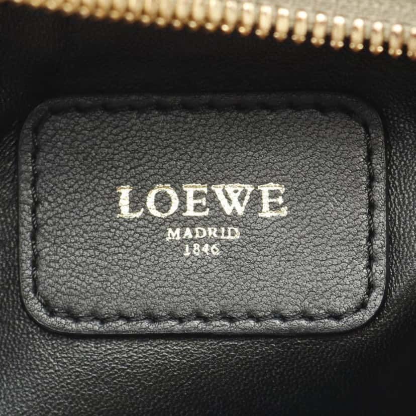 Loewe Metallic Leather Amazona 28 Gold Leather Good condition - Model View
