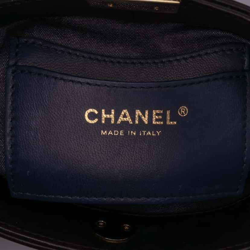 Chanel Mini Lambskin Elegant Chain Vanity Case Black Leather Good condition - Box View