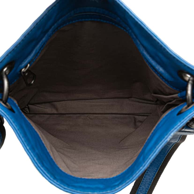 Bottega Veneta Leather Intrecciato Crossbody Blue Leather Very good condition - Model View