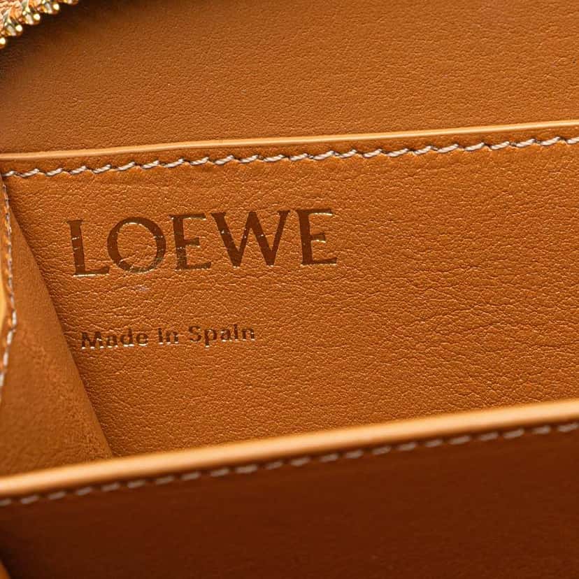 Loewe Leather Amazona Pouch Brown Leather Good condition - Box View