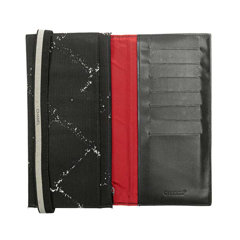 Chanel Old Travel Line Nylon Bifold Long Wallet Black Good condition - Model View