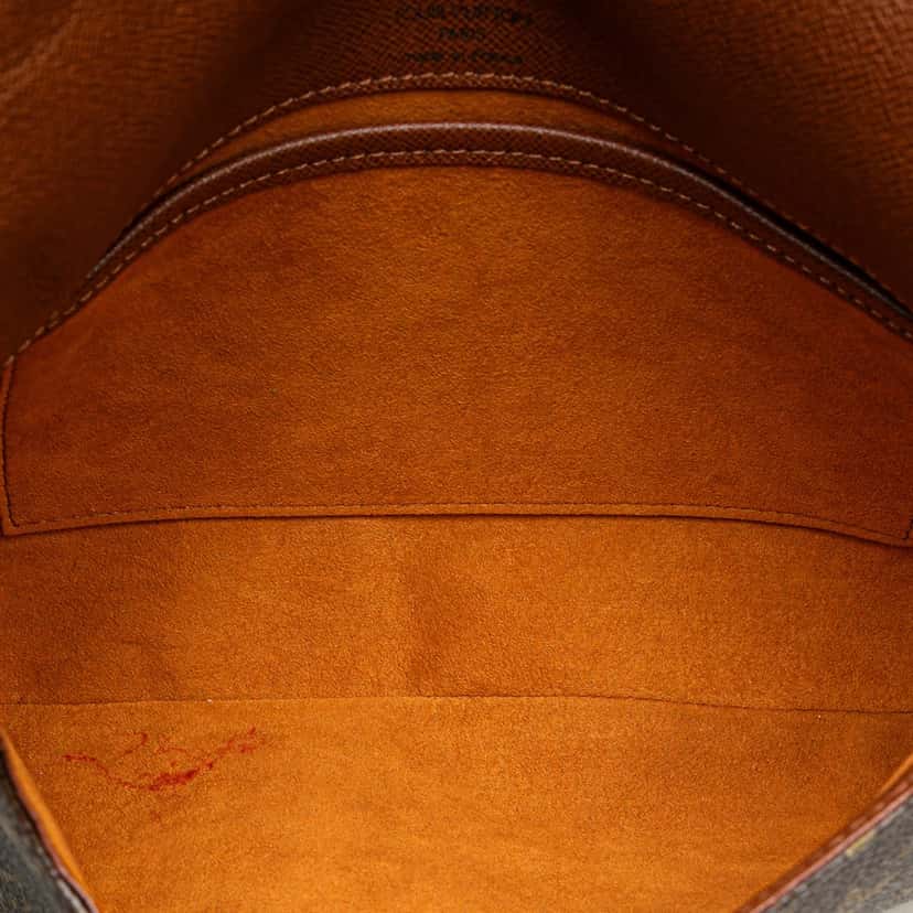 Louis Vuitton Monogram Musette Tango Short Strap Brown Canvas Good condition - Model View
