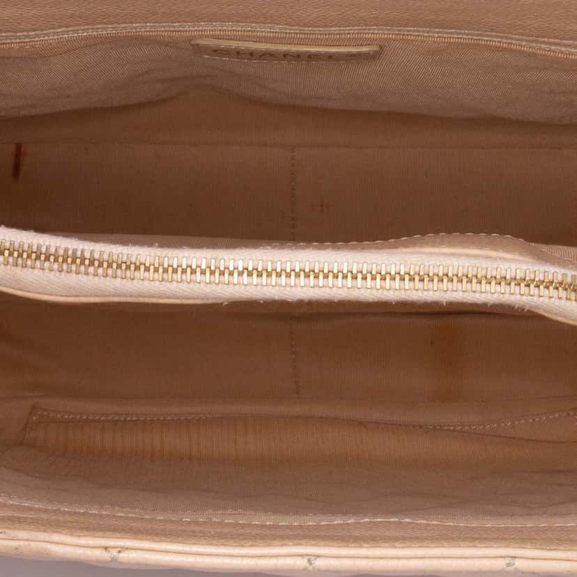 Chanel Caviar Grand Shopping Tote Brown Leather Good condition - Model View