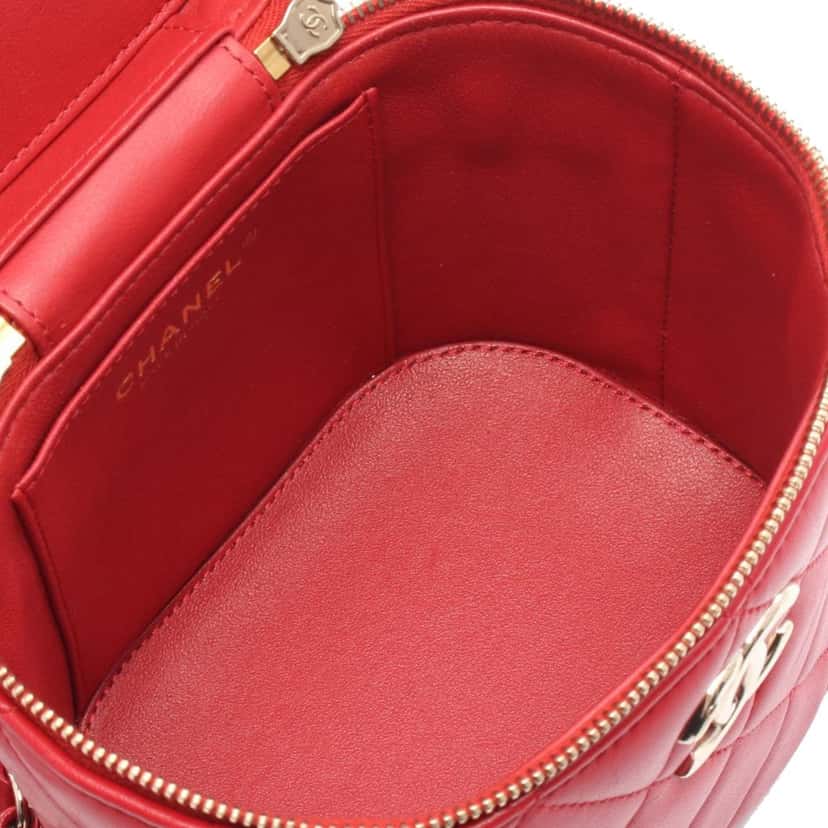 Chanel Quilted Lambskin Trendy CC Vanity Case Red Leather Good condition - Inside View