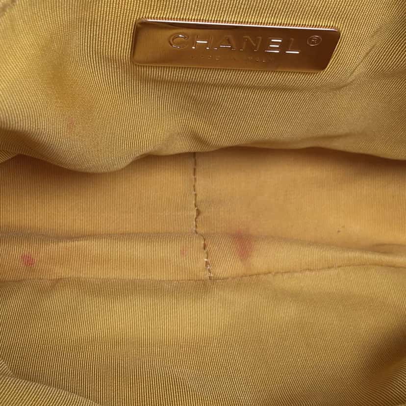Chanel Medium Canvas 19 Flap Yellow Canvas Very good condition - Box View