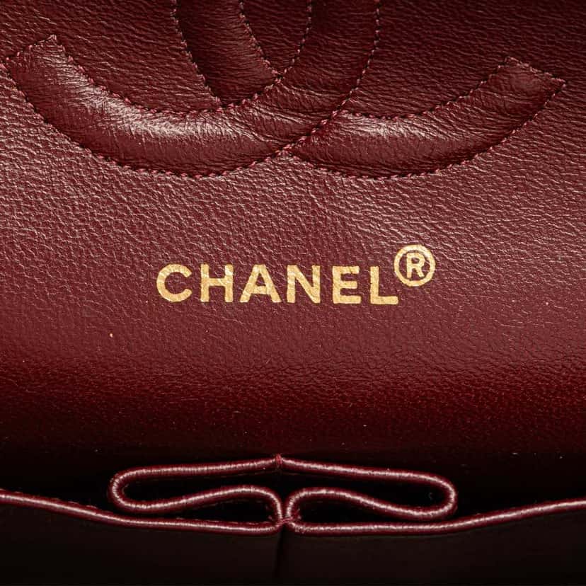 Chanel Medium Classic Lambskin Double Flap Black Leather Good condition - Model View