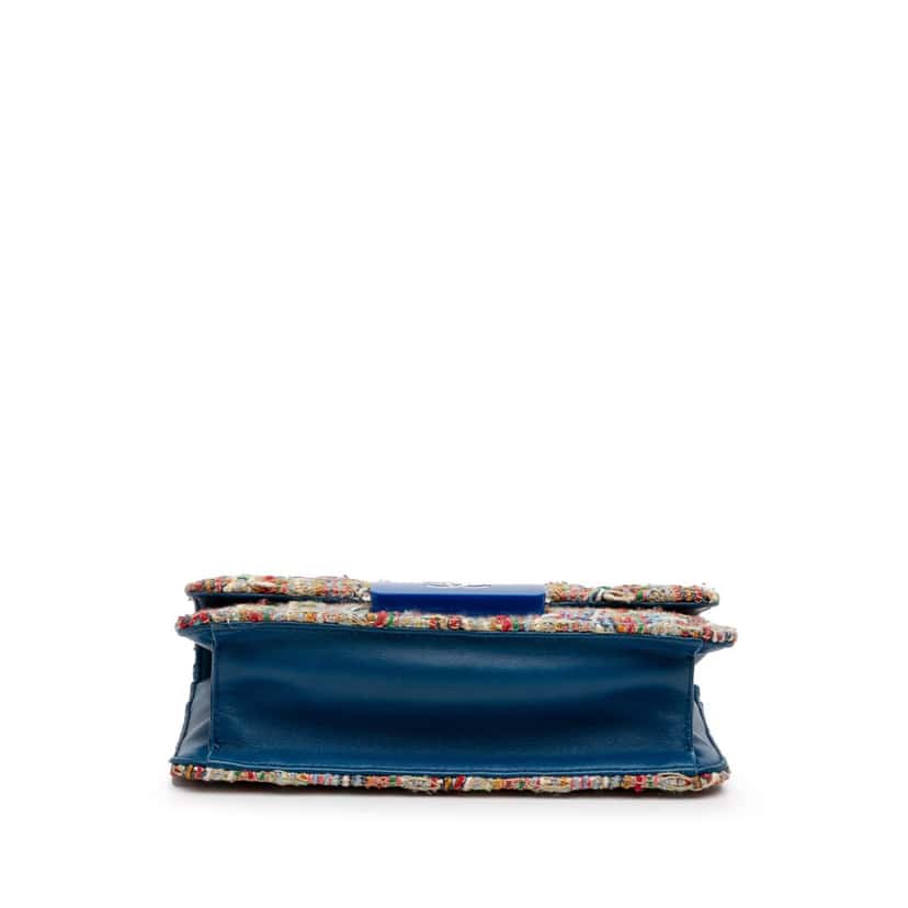 Chanel Mini Quilted Tweed Beauty Lock Flap Blue Tweed Good condition - Inside View