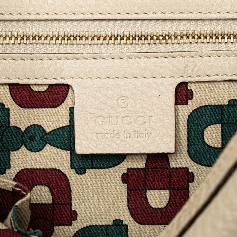 Gucci Pebbled Calfskin with Guccissima Trim Signoria Shoulder Bag White Leather Good condition - Box View