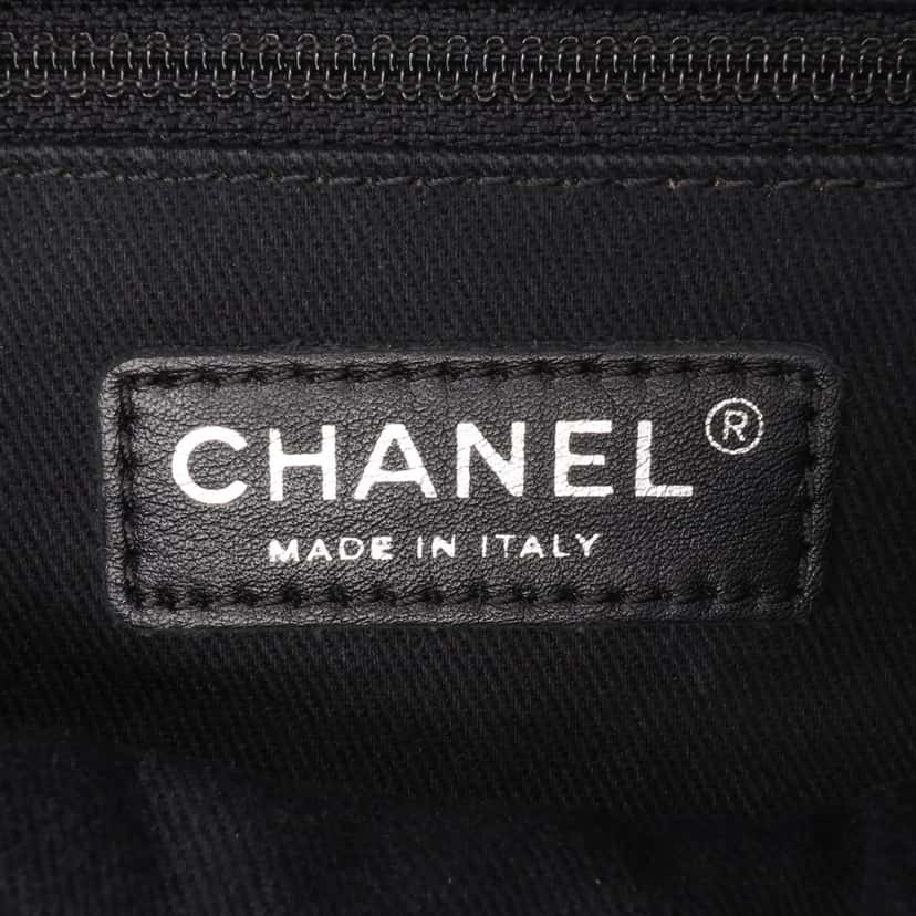 Chanel Medium Quilted Caviar Easy Flap Purple Leather Good condition - Box View