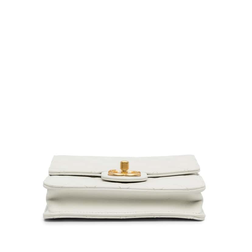 Chanel Small Chic Pearls Flap White Leather Very good condition - Box View